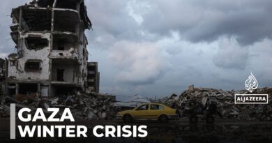 Building collapses after heavy rain: Rescue teams search through rubble in northern Gaza