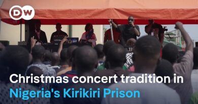 ‘Detty December’ beats spread Christmas spirit in Lagos jail | DW News