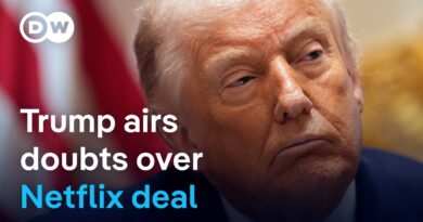 Donald Trump gets involved in Netflix and Paramount bidding war to take over Warner Bros. | DW News