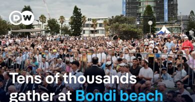 How is Australia coping with the deadly Bondi beach shooting one week after? | DW News