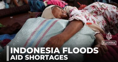 Indonesia floods: Shortages create challenges for recovery effort