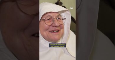 Nuns fight back against Instagram ban | DW News