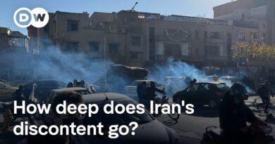 Protests erupt in Iran as currency plummets to record low | DW News