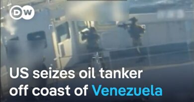 Trump confirms US seized ‘very large’ oil tanker off coast of Venezuela | DW News