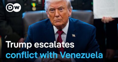 Trump orders blockade of ‘sanctioned oil tankers’ into Venezuela | DW News