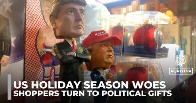 US shoppers turn to political gifts amid festive buying rush