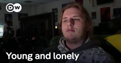 Why does loneliness and isolation particularly affect the younger generations? | DW Reporter