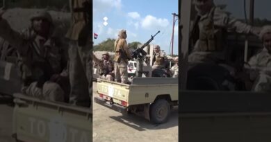 Saudi-backed forces deploy in Aden, upping pressure on separatists | AJ #shorts