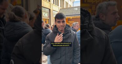 Tesla’s Humanoid Optimus in Berlin | DW News