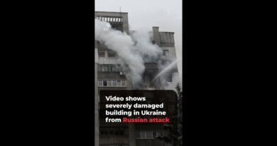Video shows severely damaged building in Ukraine from Russian attack | AJ#shorts