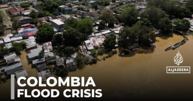 Colombia battles ongoing flood threat: Communities work to hold back rising rivers