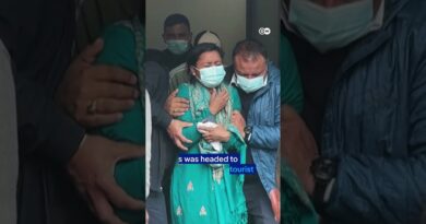 Deadly bus crash in Nepal | DW News