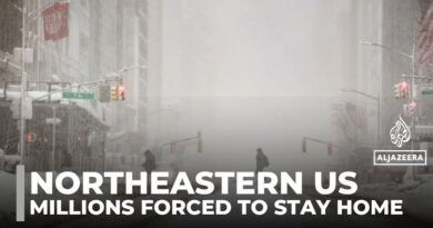 Massive snowstorm batters northeastern US, cutting power to hundreds of thousands