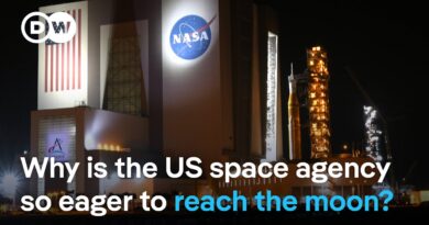 NASA revising Artemis program to return to moon | DW News
