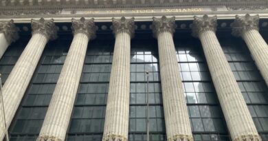 US Economy Faces Crisis: GDP Hits 1.4% and Inflation Soars