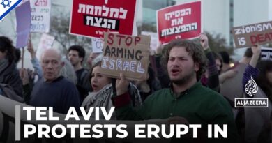 Israel Anti-War Protests Turn Violent | Police Crackdown in Tel Aviv