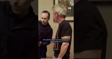 Sean Penn Receives an “Oscar” in Ukraine | DW News