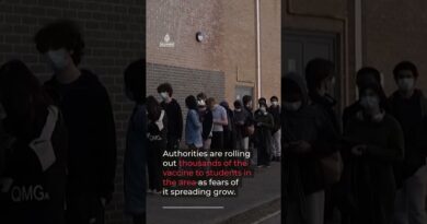 UK students queue for vaccines after deadly meningitis outbreak