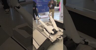 AGIBOT A3 self-packing🤖 #humanoid #robot #ai