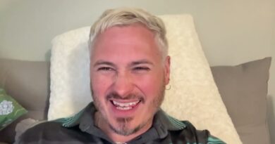 BREAKING: GHISLAINE SENDS “MYSTERY USB DRIVE” TO DOJ AS TRUMP FLOATS PARDON!!!