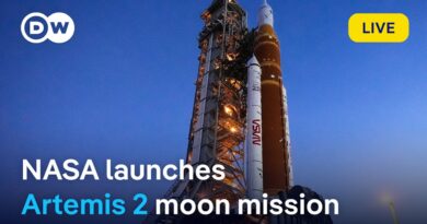 LIVE: NASA launches Artemis 2 mission for a 10-day flight around the moon | DW News