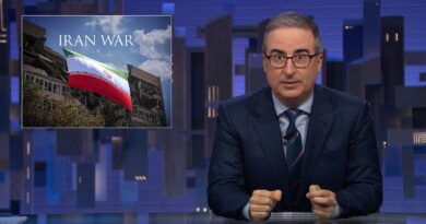 S13 E09: Iran, Capitol Hill & AI Chatbots: 4/26/26: Last Week Tonight with John Oliver