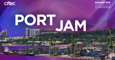 Singapore’s Port Faces a Shipping Jam