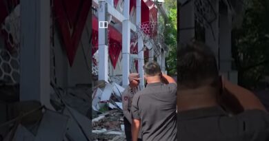 Strong quake in Indonesia triggers tsunami warning