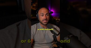 Why Warren Buffett Holds High Cash Reserves