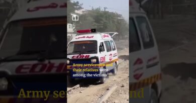 Dozens killed in Pakistan train bombing