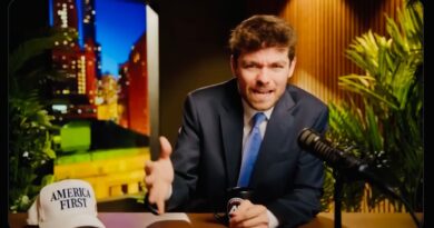 ‘F*CK THEM!’: Fuentes Calls MAGA ‘VILE TRAITORS’ & Says VOTE DEMOCRAT!!