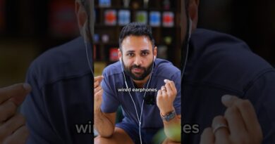 Why is Everyone Wearing Wired Earphones?