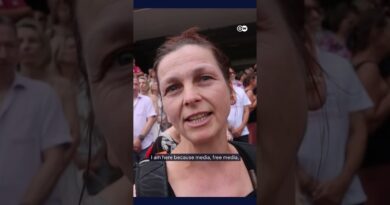 Czech public media staff on 24-hour warning strike | DW News