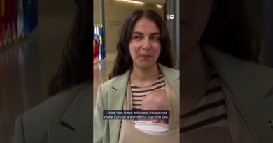 Swedish minister brings baby to EU meeting | DW News