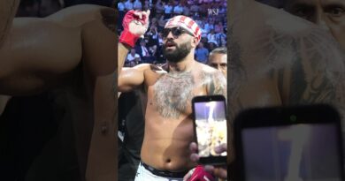 Trump Kicks Off UFC Cage Match at White House | WSJ