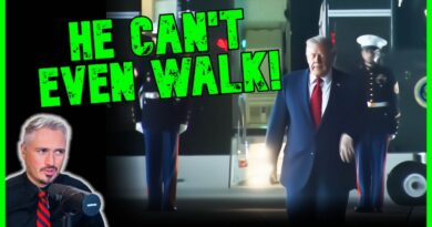 Trump Suffers TOTAL DEMENTIA COLLAPSE As His WALKING FAILS HIM!! | The Kyle Kulinski Show