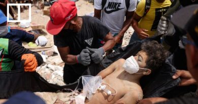 Venezuelan rescuers pull survivors from rubble 5 days after deadly quakes