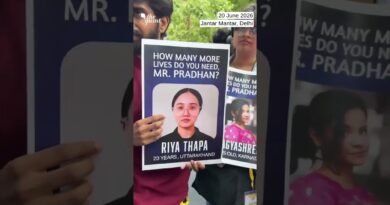 Why This JNU Student With Disability Joined the Cockroach Janta Party Protest Twice | The Quint