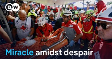A man was rescued alive from the rubble eight days after the twin earthquakes | DW News