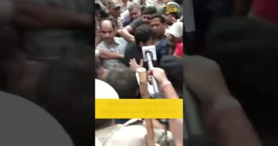 Akhilesh Yadav को पुलिस ने उठाया, वे Rahul Gandhi, समेत विपक्षी नेताओं के साथ धरने पर थे