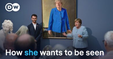 Angela Merkel’s official portrait revealed — and it says a lot | DW News