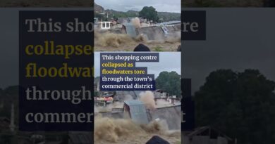 Building collapses as severe floods hit India