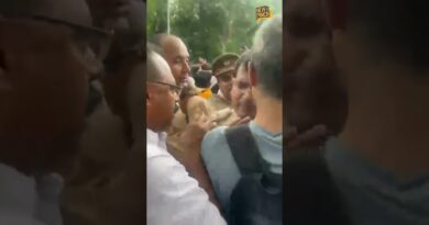 दिल्ली के जंतर-मंतर पर आज CJP कार्यकर्ता और दिल्ला पुलिस के बीच धक्कामुक्की हुई है.