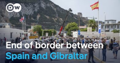 Gibraltar scraps border checks with Spain | DW News