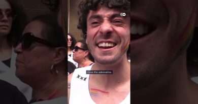 Heels hit the streets at Madrid Pride race | DW News