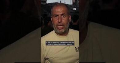 Israeli airstrike hits a mosque in Gaza City | DW News