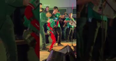 It’s always one misstep that takes them out from finishing the choreography 😭🥺🤖