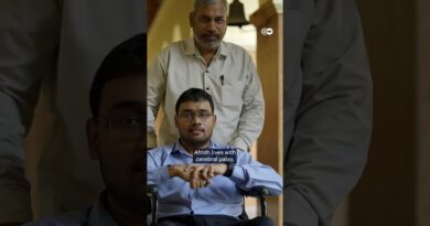 Man with disabilities triumphs in India’s toughest exam | DW News