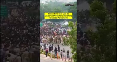 Police Fire Tear Gas to Disperse Protesters Marching Towards Parliament | The Quint