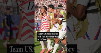 Ten-Man USA Ends 24-Year Wait for World Cup Knockout Win